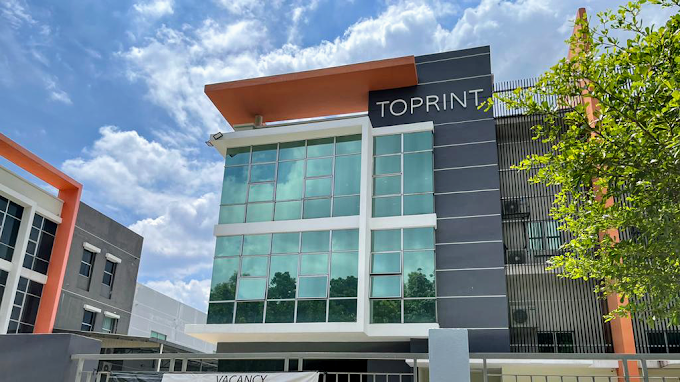 Toprint Labeling team and facility